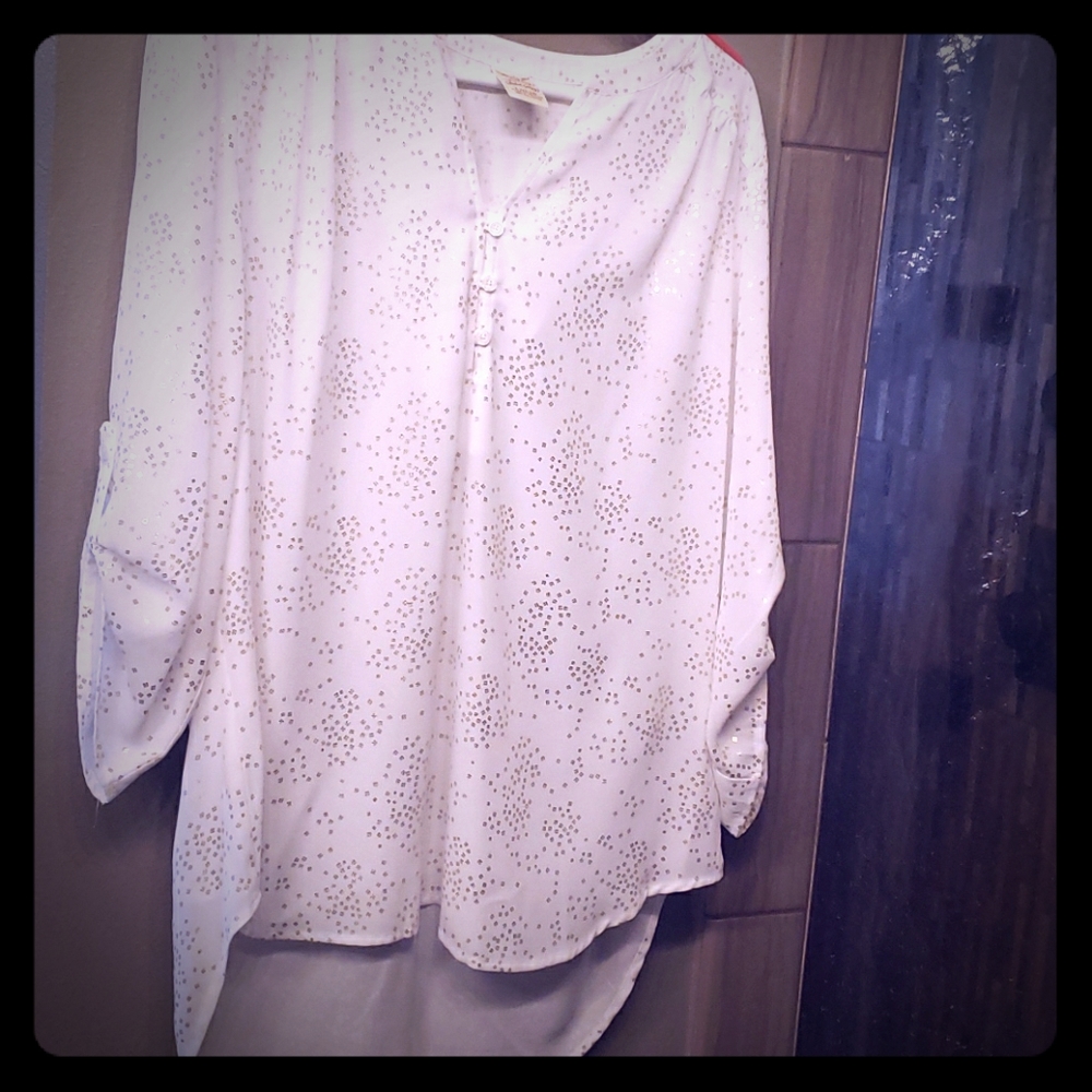 Ladies Large hi-low off-white shimmery top
